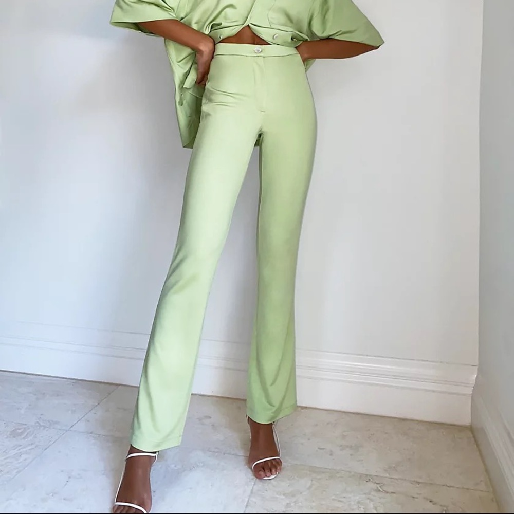 Aritzia 1-01 Babaton Mini Flare Pant Pistachio Green (